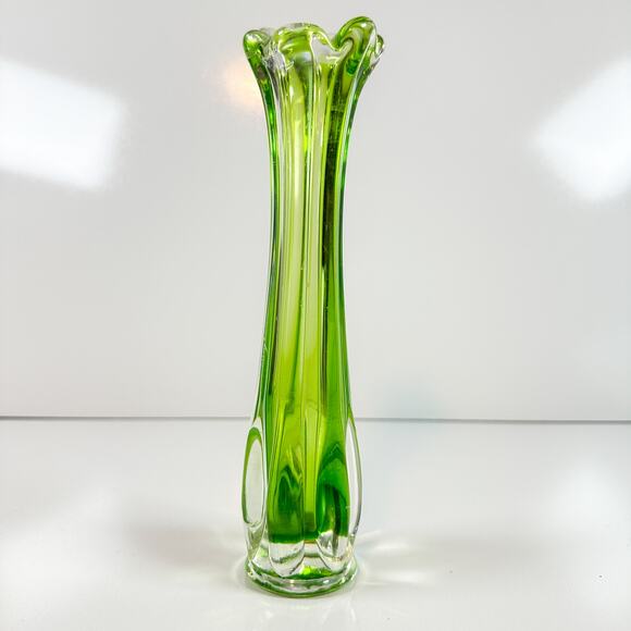 Green Sommerso Stretched Art Glass Vase 9" Ruffled Rim Mid Century - Picture 3 of 12